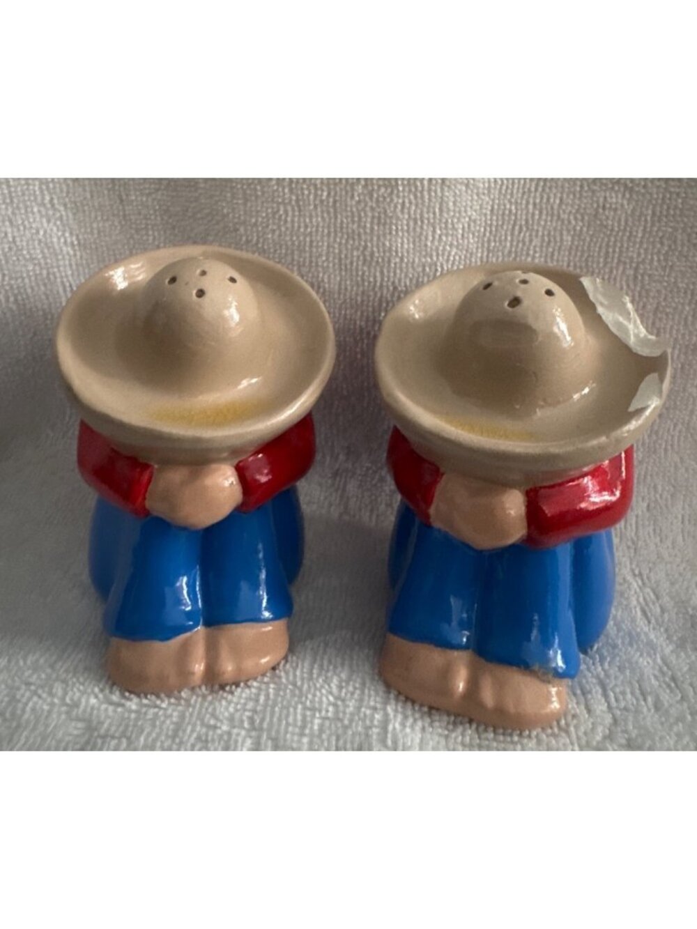 Novelty Salt & Pepper Shakers with Damage Sombero Hat has chips